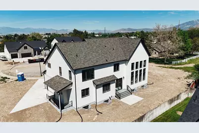 1547 N 275 W #5, Orem, UT 84057 - Photo 2