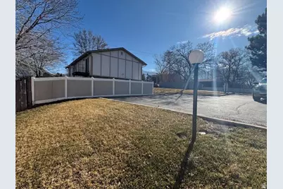 1997 E Parkridge Dr, Cottonwood Heights, UT 84121 - Photo 8