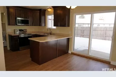 1997 E Parkridge Dr, Cottonwood Heights, UT 84121 - Photo 18