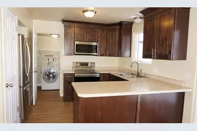 1997 E Parkridge Dr, Cottonwood Heights, UT 84121 - Photo 10