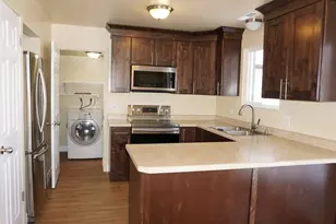 1997 E Parkridge Dr, Cottonwood Heights, UT 84121 - Photo 10