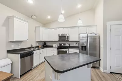 282 W 605 N #I, Centerville, UT 84014 - Photo 16