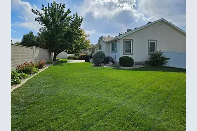 151 E Emilee Kaye Cir, Sandy, UT 84070 - Photo 24