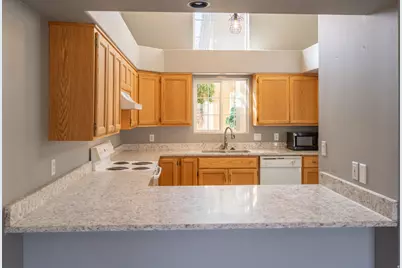 648 W Hale Ave, Moab, UT 84532 - Photo 8