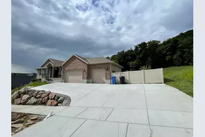 414 Juniper Ct, Wellsville, UT 84339 - Photo 2