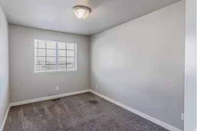 5653 W Pelican Ridge Ln, West Valley, UT 84118 - Photo 38