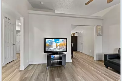 2550 E 610 N #A-B, Saint George, UT 84790 - Photo 2