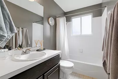 1048 E Cherry Ln, Layton, UT 84040 - Photo 14