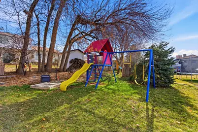 1048 E Cherry Ln, Layton, UT 84040 - Photo 22