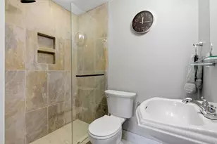 1048 E Cherry Ln, Layton, UT 84040 - Photo 16