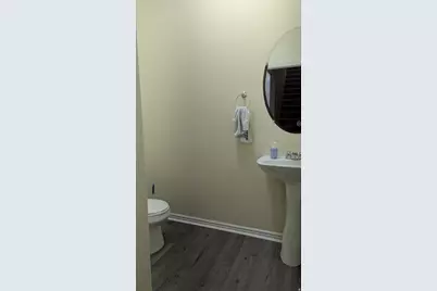 394 E 600 S #B, Vernal, UT 84078 - Photo 6