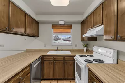 6264 S Steeple Chase Ln, Murray, UT 84121 - Photo 6