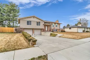 6264 S Steeple Chase Ln, Murray, UT 84121 - Photo 2