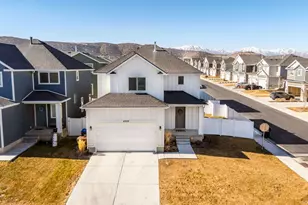 4952 E Lk Cor Dr, Eagle Mountain, UT 84005 - Photo 2