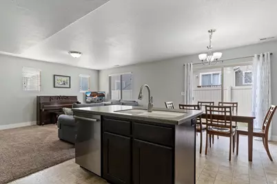 2483 S Gilmour St, West Haven, UT 84401 - Photo 10