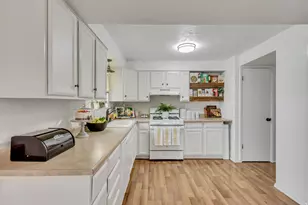 8352 S 1330 E, Sandy, UT 84093 - Photo 4