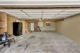 8352 S 1330 E, Sandy, UT 84093 - Photo 26