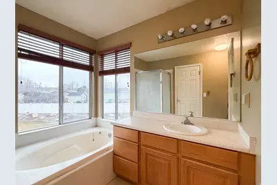 1085 N 125 E, Layton, UT 84041 - Photo 10
