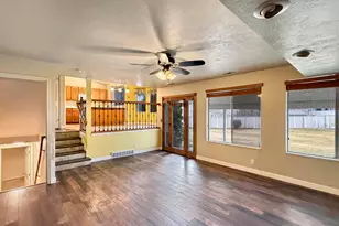 1085 N 125 E, Layton, UT 84041 - Photo 16