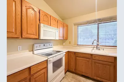 1085 N 125 E, Layton, UT 84041 - Photo 6