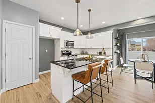 153 E Crescent Ln, Sandy, UT 84070 - Photo 6