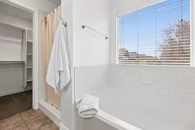 153 E Crescent Ln, Sandy, UT 84070 - Photo 18