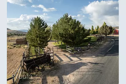 825 N Horsemans Dr, Dammeron Valley, UT 84783 - Photo 12