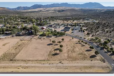 825 N Horsemans Dr, Dammeron Valley, UT 84783 - Photo 42