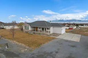 525 S Hale St, Grantsville, UT 84029 - Photo 4