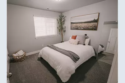 7565 N Hutch Ln E, Eagle Mountain, UT 84005 - Photo 12