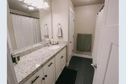 7565 N Hutch Ln E, Eagle Mountain, UT 84005 - Photo 10