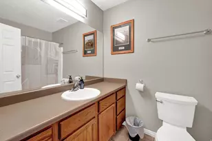 5423 W Pilgrim Dr, West Jordan, UT 84081 - Photo 16