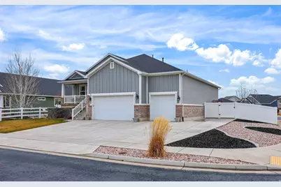 536 S Thurgood Ln, Syracuse, UT 84075 - Photo 2