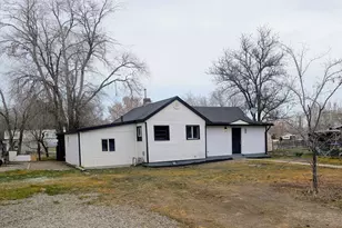 222 W Cherry St, Grantsville, UT 84029 - Photo 1