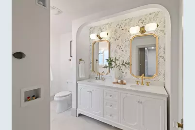 2760 E Blue Spruce Dr, Holladay, UT 84117 - Photo 2