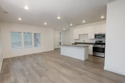 339 W 25 N #6, Layton, UT 84041 - Photo 6