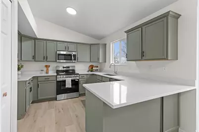 337 E 910 N, Tooele, UT 84074 - Photo 6