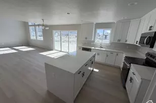 2272 E Yellow Blossom St, Eagle Mountain, UT 84005 - Photo 6