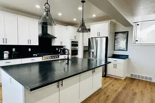 2747 S Country Club Way, Garden City, UT 84028 - Photo 10