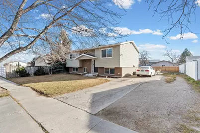 5241 W Cyclamen Way S, West Jordan, UT 84081 - Photo 2