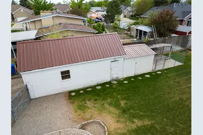 8686 S Temple Dr W, West Jordan, UT 84088 - Photo 16