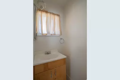8686 S Temple Dr W, West Jordan, UT 84088 - Photo 10