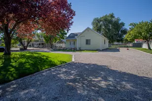 8686 S Temple Dr W, West Jordan, UT 84088 - Photo 2