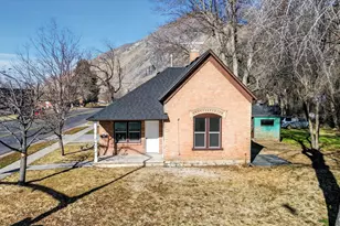 805 E 400 S, Springville, UT 84663 - Photo 1