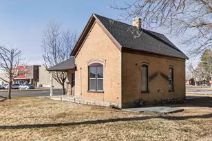 805 E 400 S, Springville, UT 84663 - Photo 18