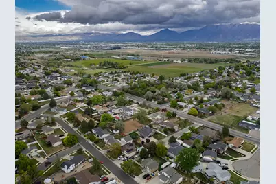 8686 S Temple Dr, West Jordan, UT 84088 - Photo 10