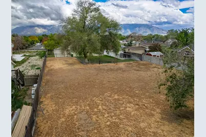 8686 S Temple Dr, West Jordan, UT 84088 - Photo 4