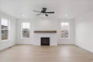 926 S Mathilda Dr W, Saratoga Springs, UT 84045 - Photo 10