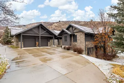 121 N Oakwood Cir, Springville, UT 84663 - Photo 2