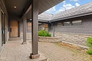 121 N Oakwood Cir, Springville, UT 84663 - Photo 2